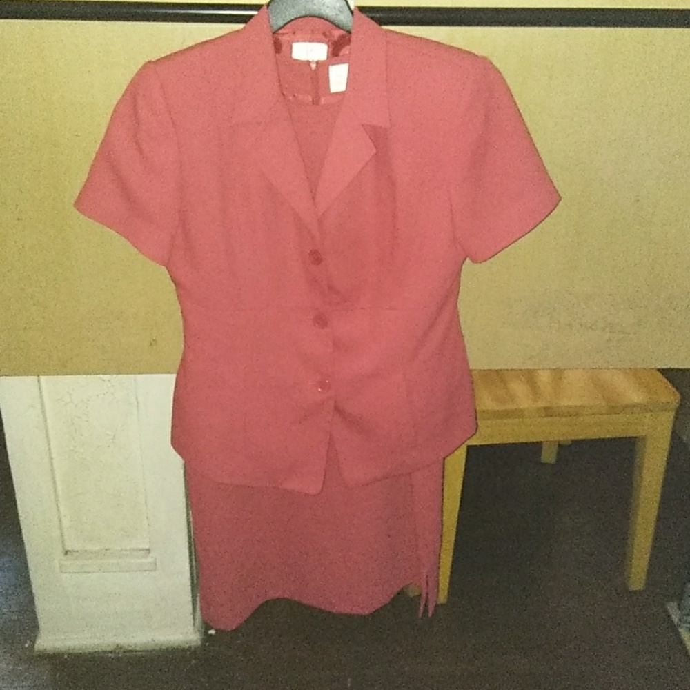 Emma James dres